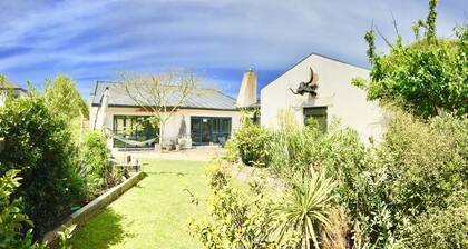 The Oasis by the Sea and Forest