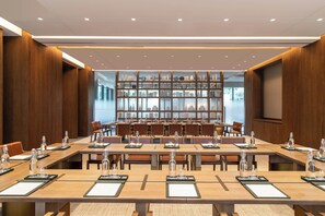 Meeting facility - Joyze Hotel Xiamen Curio Collection By Hilton (Xiamen)