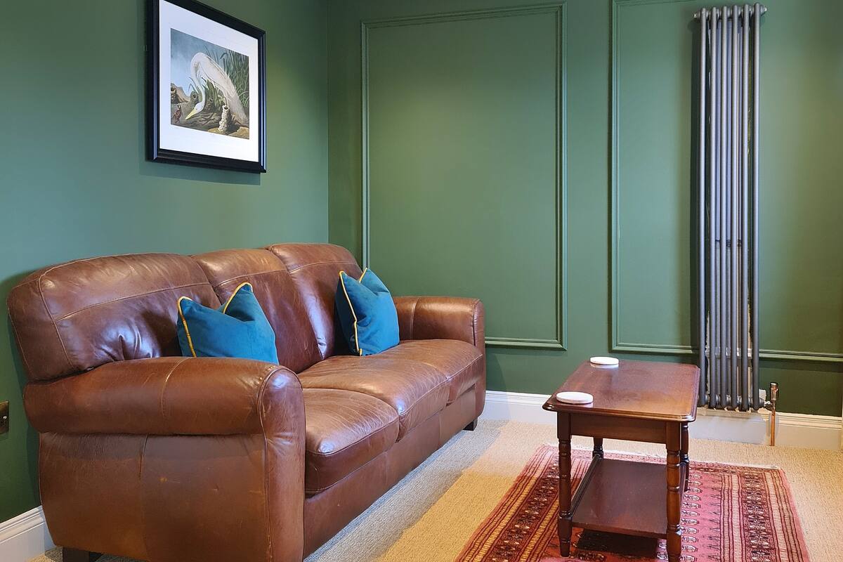 Studio Suite Superior, 1 giường cỡ king | Trang trí khác biệt, trang bị nội thất với thiết kế riêng biệt, bàn