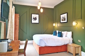 Phòng 3 Superior | Trang trí khác biệt, trang bị nội thất với thiết kế riêng biệt, bàn