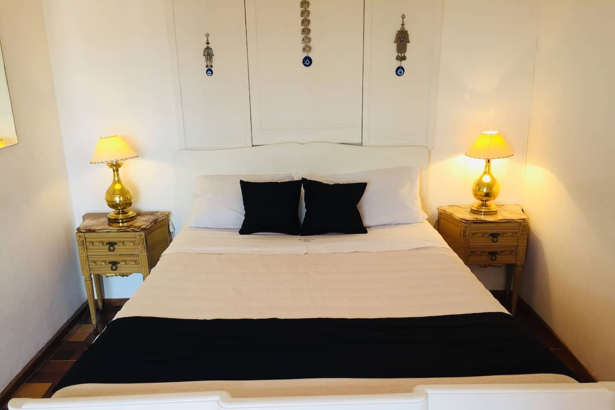 Studiosuite – superior (Paris) | Minibar, blendingsgardiner, wi-fi (inkludert) og individuelt dekorert