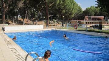 Piscine extérieure (ouverte en saison)