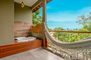 Jetted bathtub - Hotel Vila Kebaya (Ilhabela)