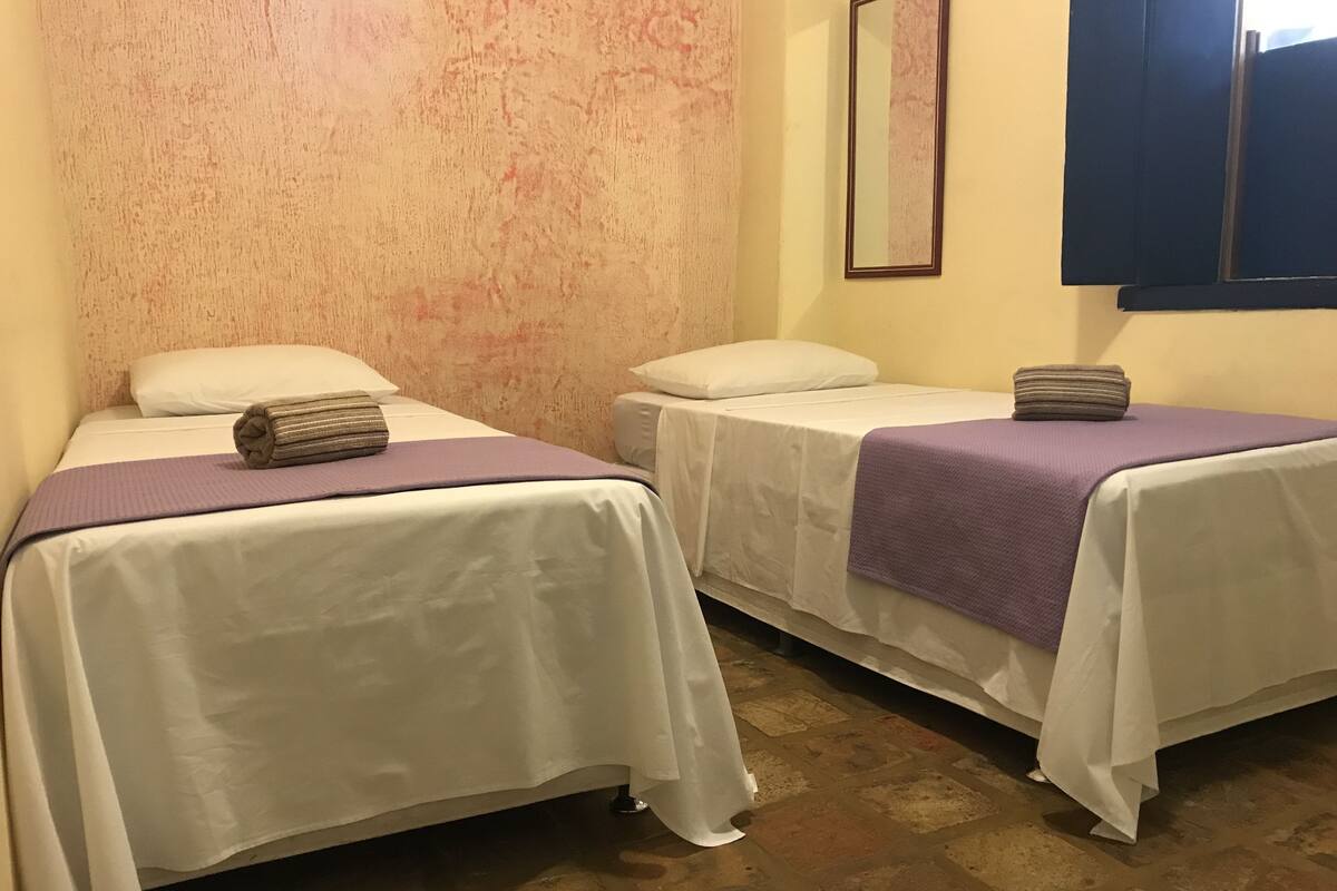 Economy Room, 1 Queen Bed, Non Smoking
