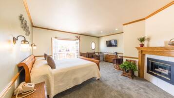 Deluxe Room, 1 King Bed with Sofa bed, Non Smoking | Tempur-Pedic beds, iron/ironing board, wheelchair access