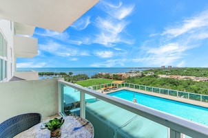 Vista para praia/oceano