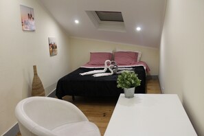 Blackout curtains, free WiFi, bed sheets