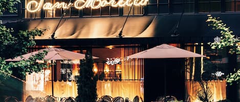 4 ravintolaa, joissa tarjoillaan aamiainen