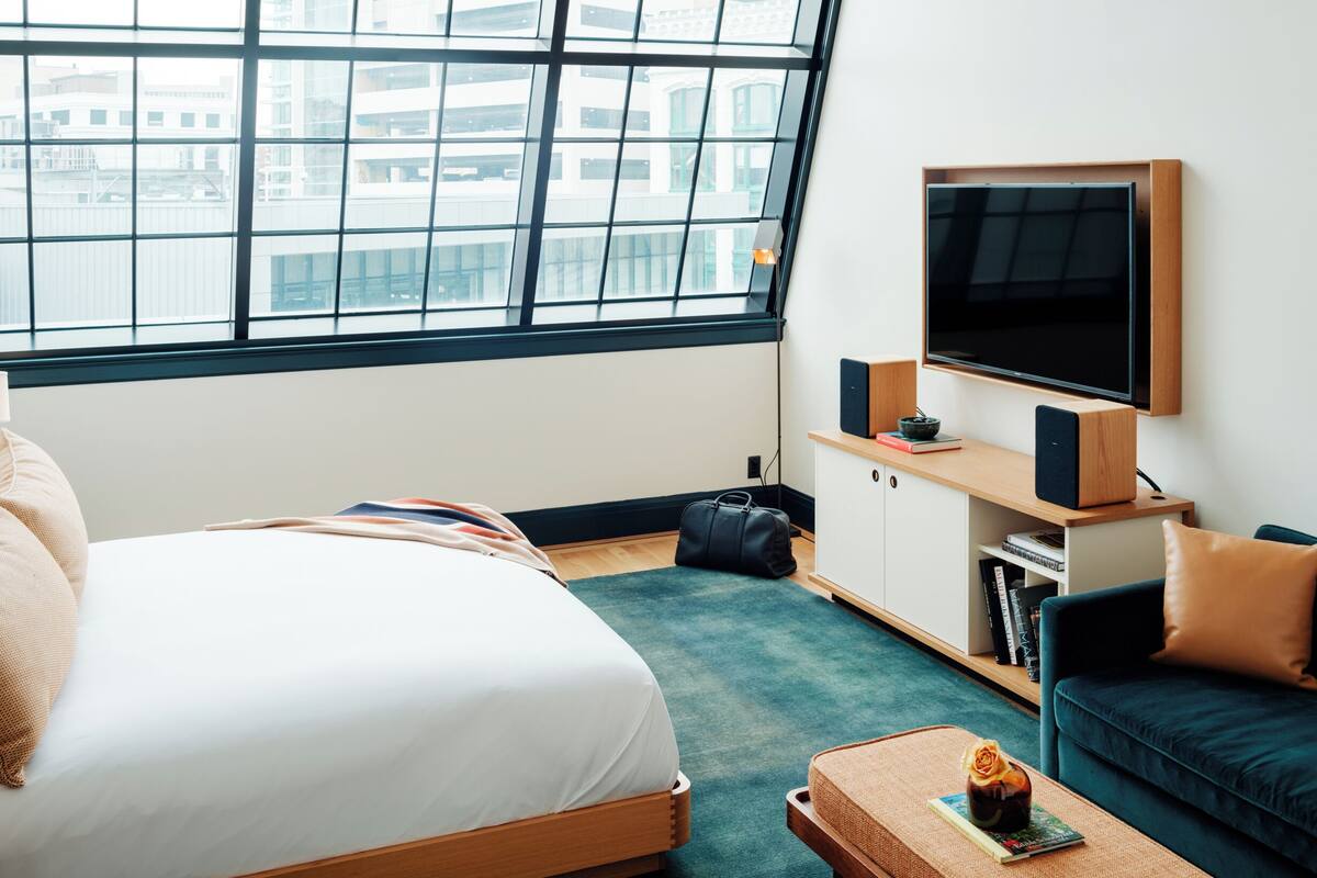 客房, 1 張特大雙人床 (Alcove) | 義大利 Frette 床單、高級寢具、迷你吧、客房內保險箱