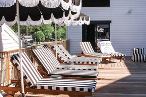 Seasonal outdoor pool, open 9:00 AM to 8:00 PM, cabanas (surcharge)