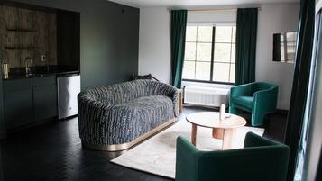 Suite, 1 King Bed, Non Smoking | Premium bedding, down comforters, pillowtop beds, individually decorated