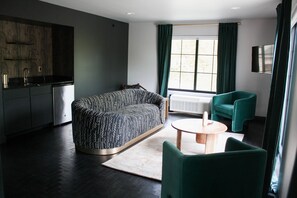 أغطية فراش متميزة وألحفة محشوة بالريش وأسرّة بطبقة علوية مريحة