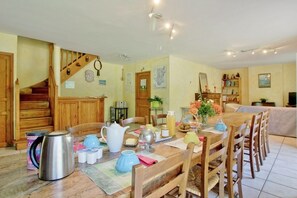 Free daily continental breakfast