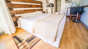 Quarto casal ou duplo standard, 2 camas de solteiro, para não fumantes | Wi-Fi de cortesia