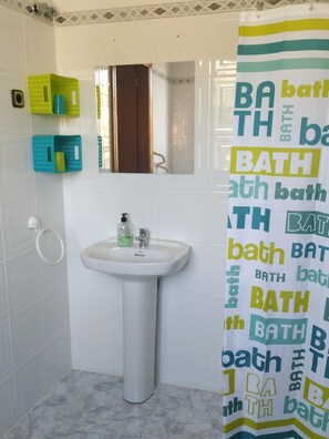 Bathtub - Albergue Ciudad del Doncel (Siguenza)