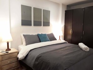 1 bedroom, premium bedding, down comforters, minibar - Kalos Meraki Apartasuites (Bogotá)