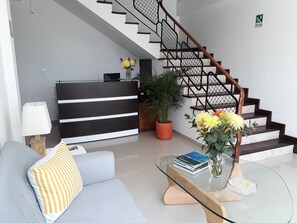 Interior entrance - Kalos Meraki Apartasuites (Bogotá)