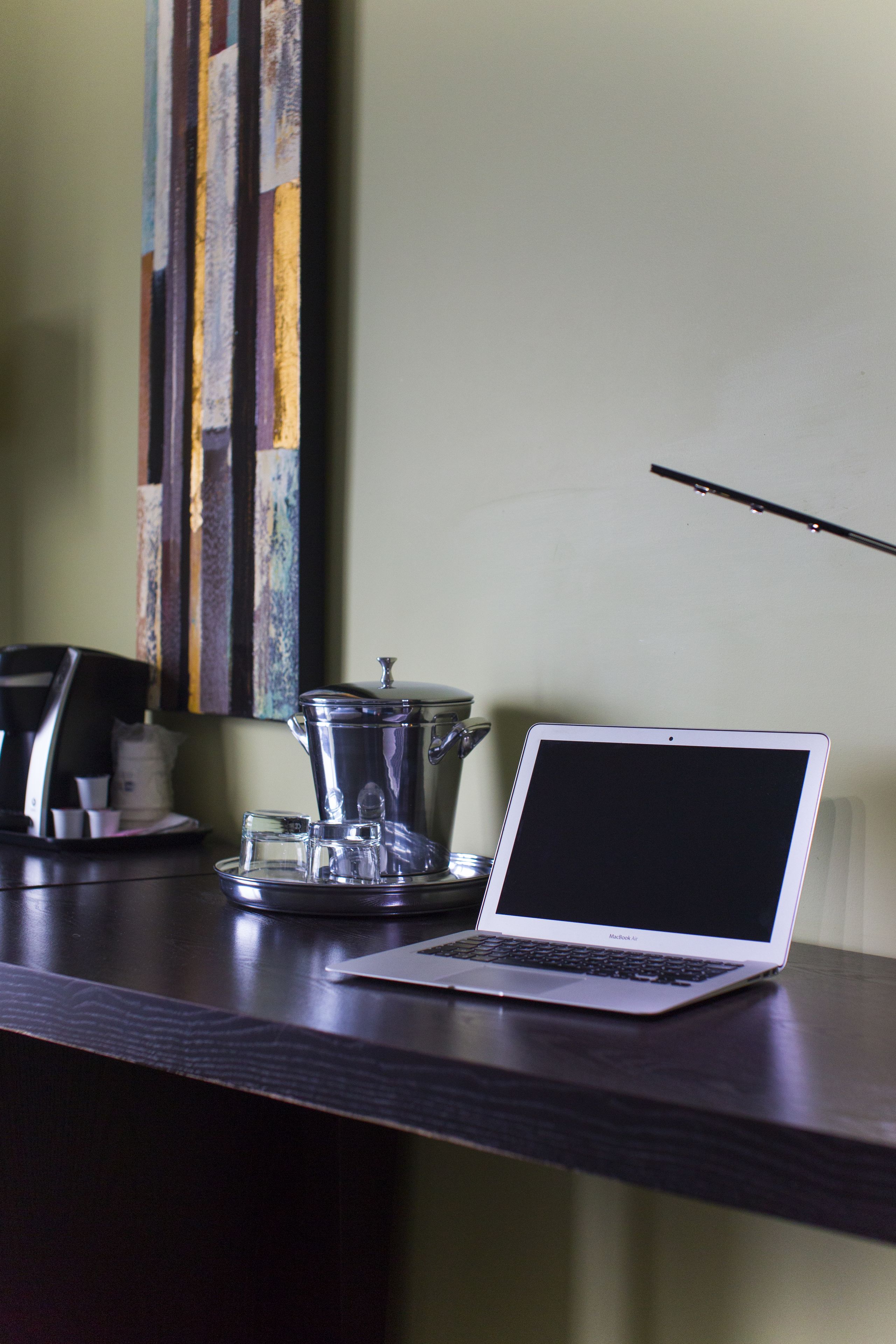 in-room business centre