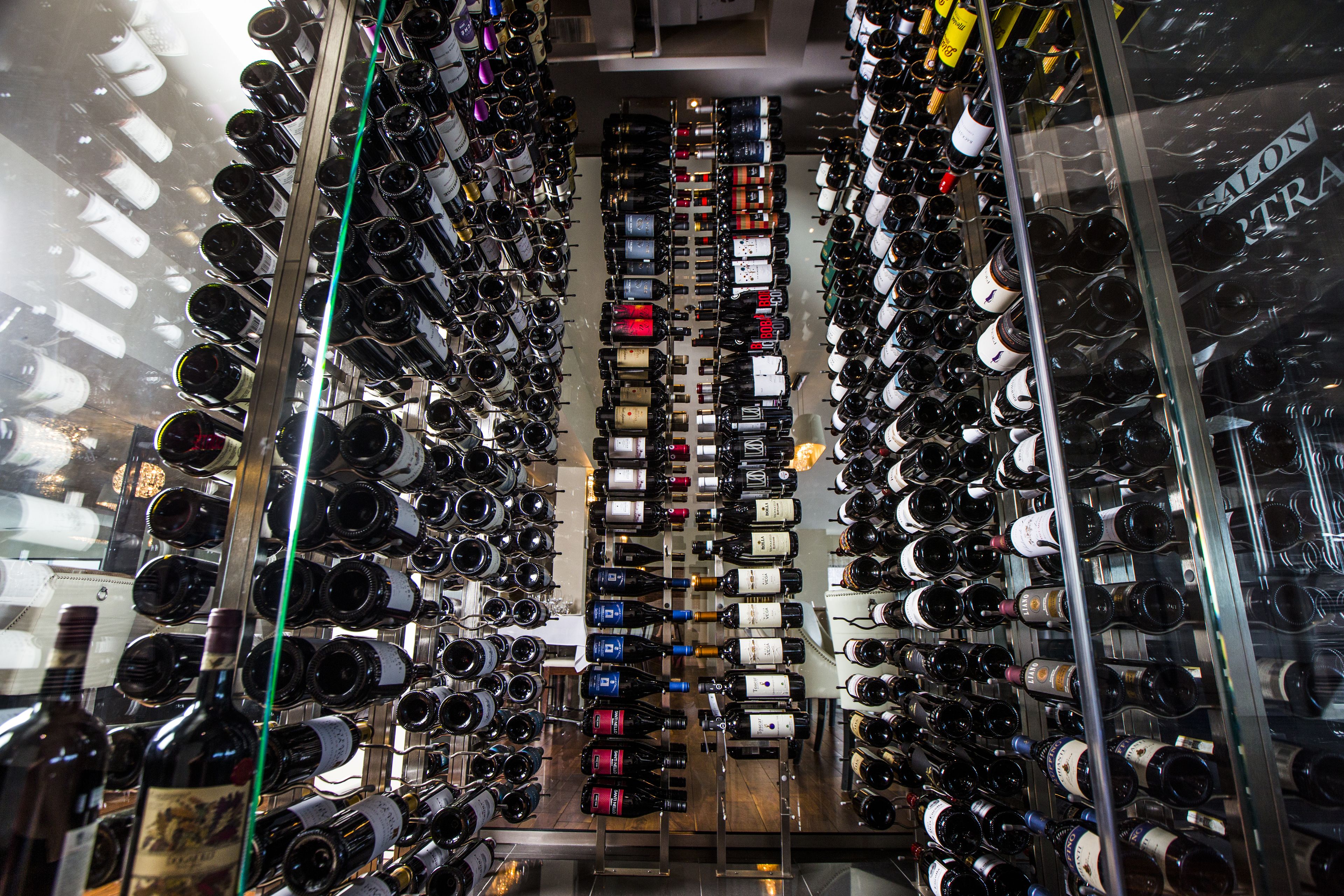 breakfast, lunch and dinner served