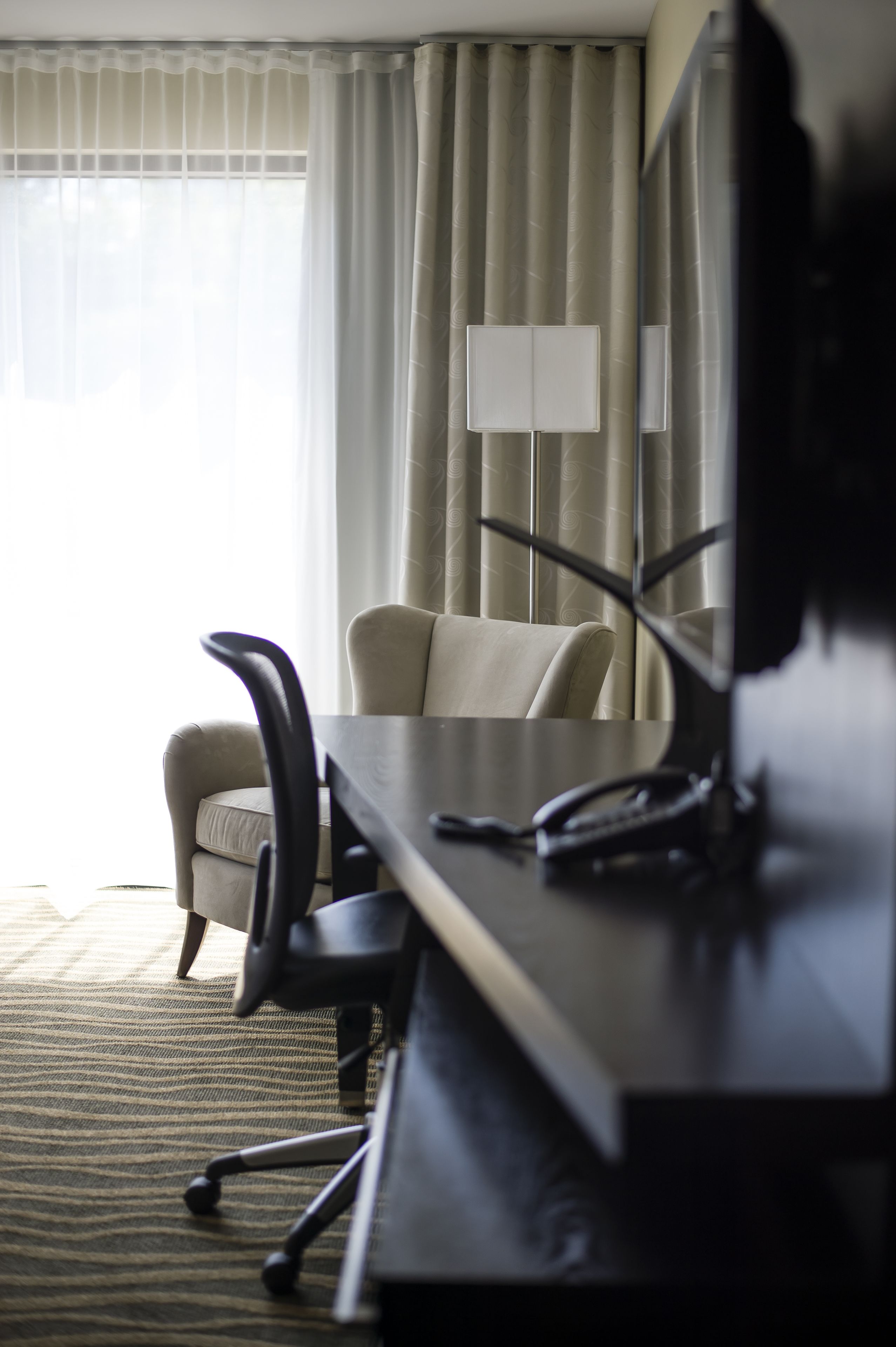 in-room business centre