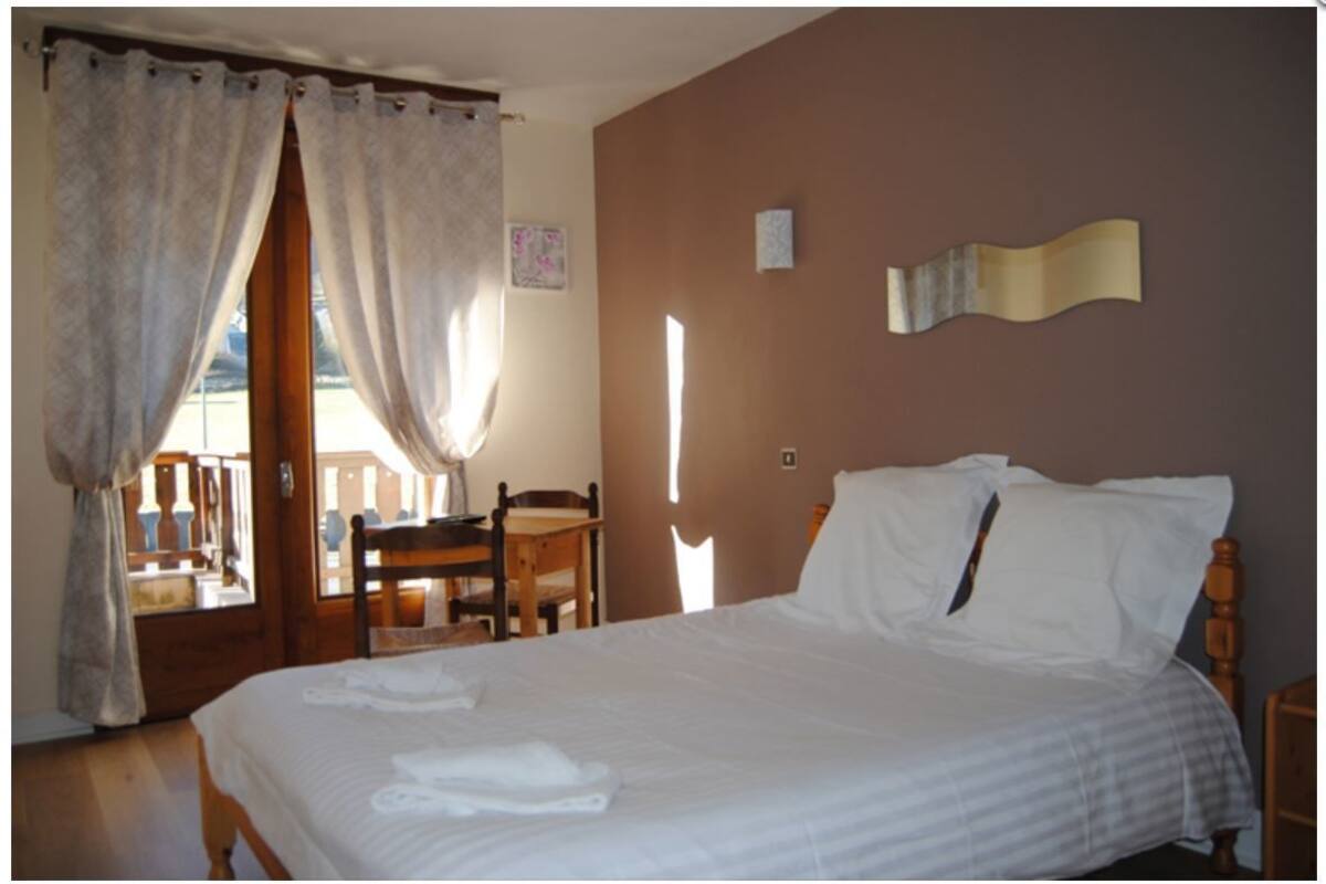 double room, 1 double bed, non smoking (1) | 7 bedrooms, individually decorated, individually furnished