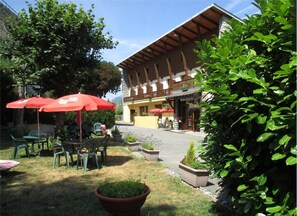 บริการอาหารเช้า อาหารกลางวัน อาหารเย็น, อาหารฝรั่งเศ ส