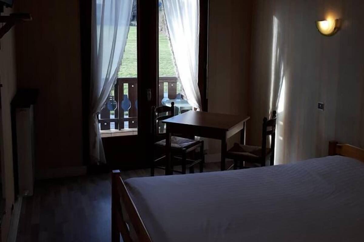 7 bedrooms, iron/ironing board (on request), free WiFi