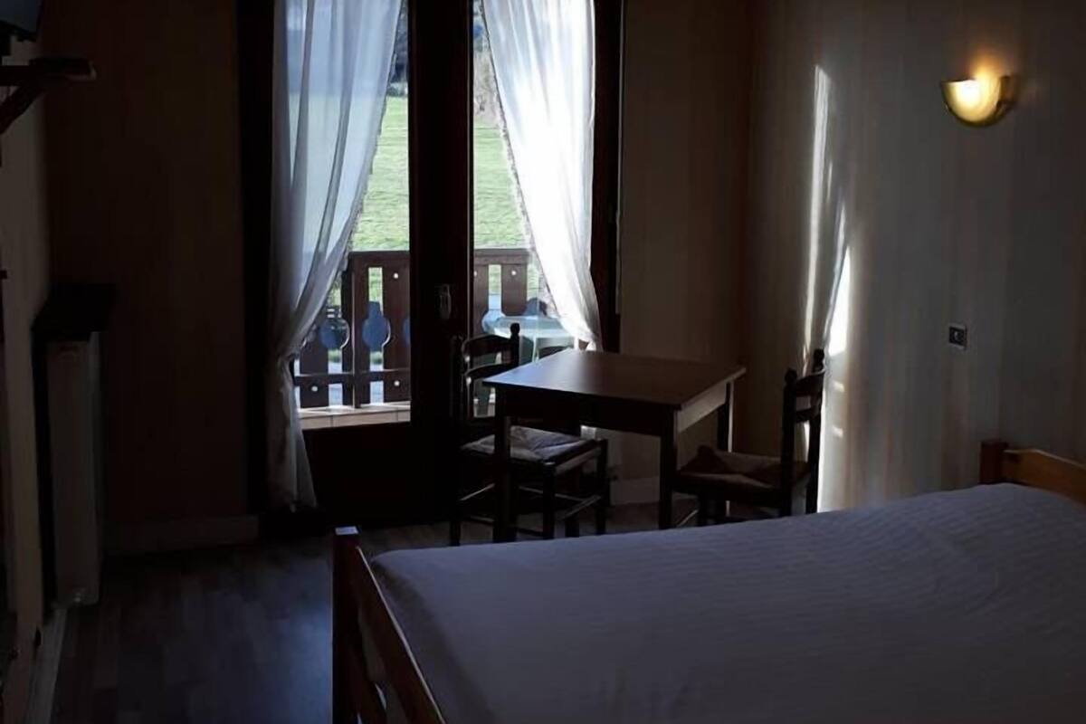 7 bedrooms, individually decorated, individually furnished