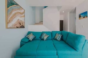Family House, 2 Bedrooms, Non Smoking, Hot Tub | Living area | 42-inch flat-screen TV with cable channels, Smart TV