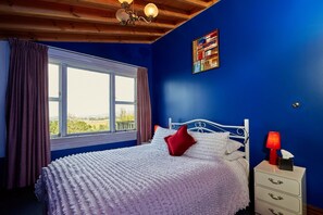 Panoramic House, 3 Bedrooms, Mountain View, Sea Facing