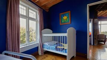 Panoramic House, 3 Bedrooms, Mountain View, Sea Facing