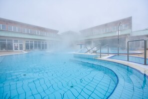 Indoor pool, 6 outdoor pools, open 8:00 AM to 8:00 PM, sun loungers - Aqua Hotel Termál (Mosonmagyarovar)