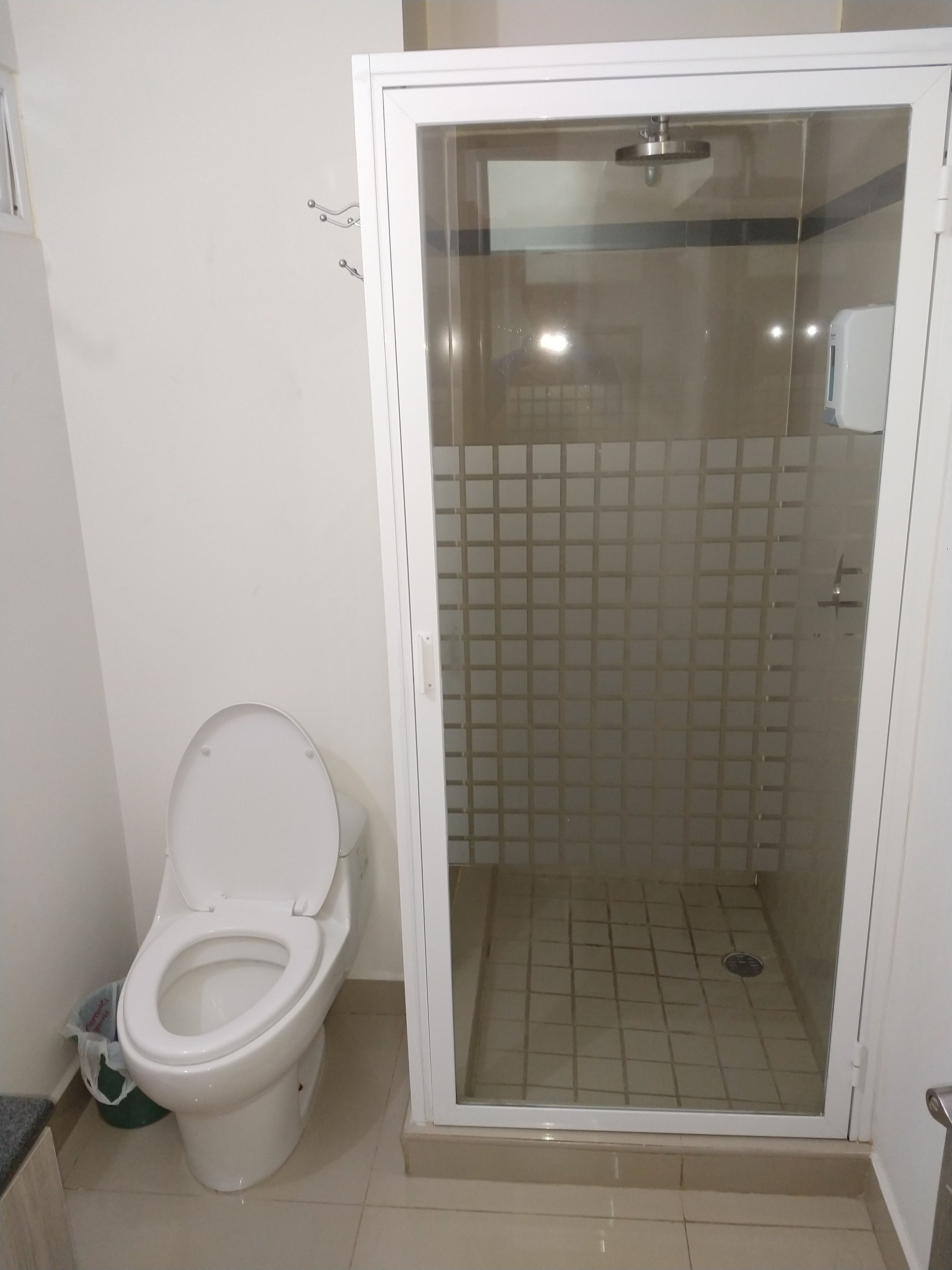Departamento tradicional, 2 habitaciones, para no fumadores, vista a la alberca | Baño | Regadera, amenidades de baño gratuitas, toallas 
