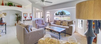 Tropical Retreat, full refund*, heated pool, dog ok