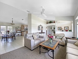 TV, books, stereo - Tropical Retreat, full refund*, heated pool, dog ok (Rotonda West)