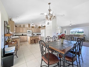 Dining - Tropical Retreat, full refund*, heated pool, dog ok (Rotonda West)