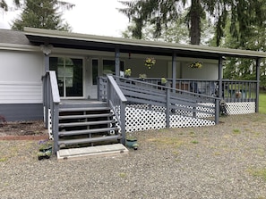 Exterior - Blue Spruce Meadow: Comfortable, Private, Cozy and just 7 miles from 2 beaches (Forks)