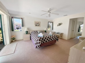 3 habitaciones, tabla de planchar con plancha, wifi y ropa de cama