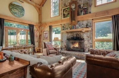 WILLOW RUN LODGE  an Authentic Timber Frame Cabin on private 35 acres with river