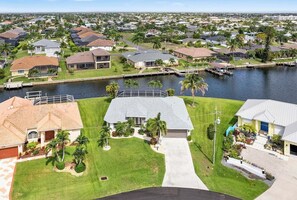 Exterior - Scarlett - Fantastic Rental with 2 King Size Beds (Cape Coral)