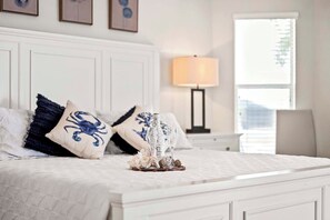 4 bedrooms, iron/ironing board, free WiFi, bed sheets - Scarlett - Fantastic Rental with 2 King Size Beds (Cape Coral)