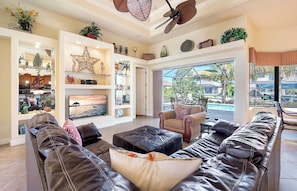 Smart TV, fireplace - Starfish - Outdoor Kitchen, Boat Dock & Tikki Hut (Cape Coral)