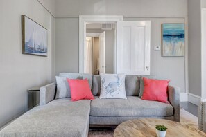 TV, fireplace, streaming services