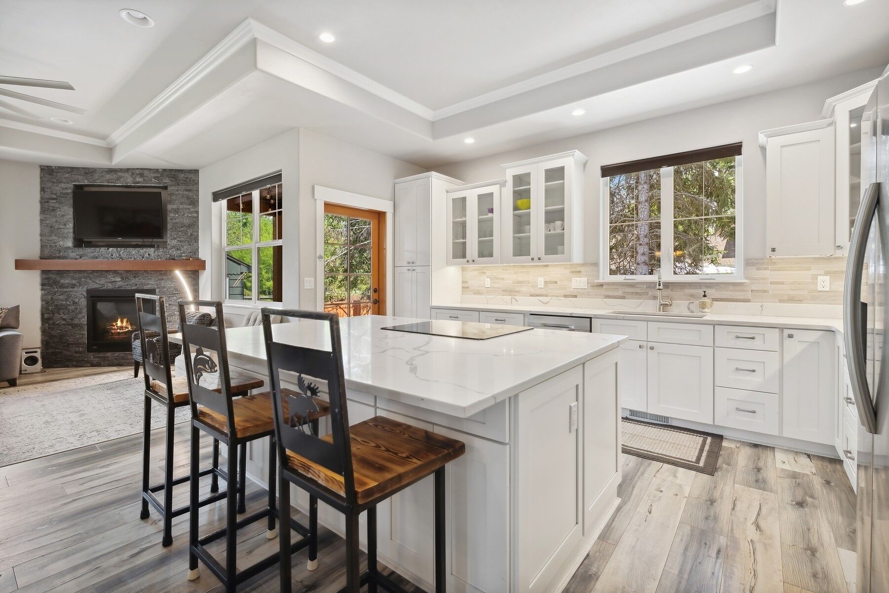 冰箱、微波炉、烤箱、炉灶