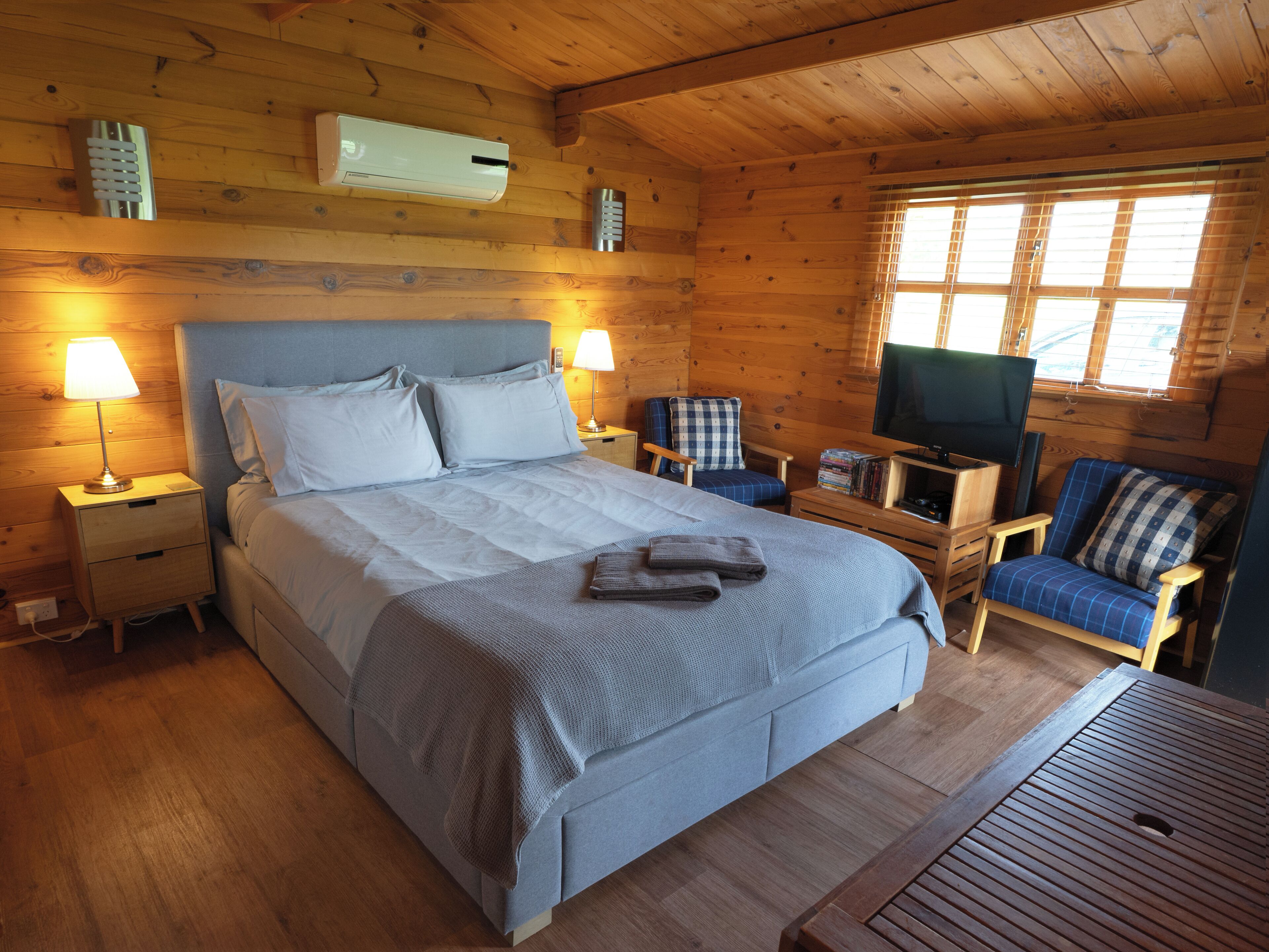 1 dormitorio, colchones viscoelásticos, ropa de cama