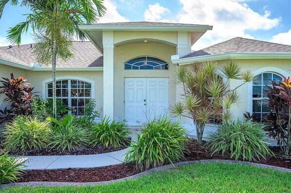 المنشأة من الخارج