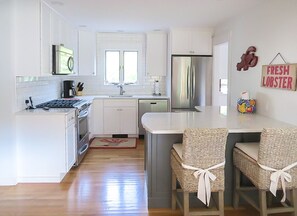 Microwave, stovetop, dishwasher, coffee/tea maker