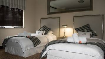 6 bedrooms, in-room safe, iron/ironing board, WiFi