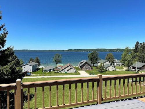 Lake Leelanau Chalet