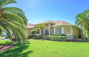 Exterior - Samuel 4 bedroom newly renovated (Cape Coral)